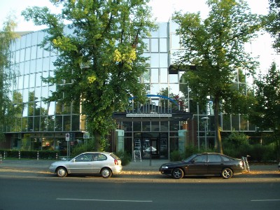 Sitz des Unternehmens im „Germaniabogen“ Berlin